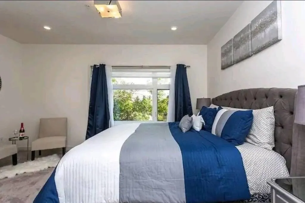 Gem Havana 3 Bedroom Home Calgary Apartment
